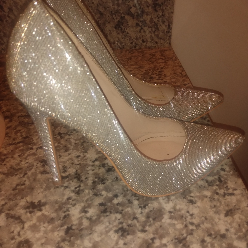 Shoes - Picture 4 of 4